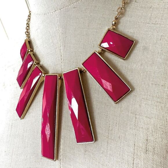 Pink statement necklace - Picture 2 of 7